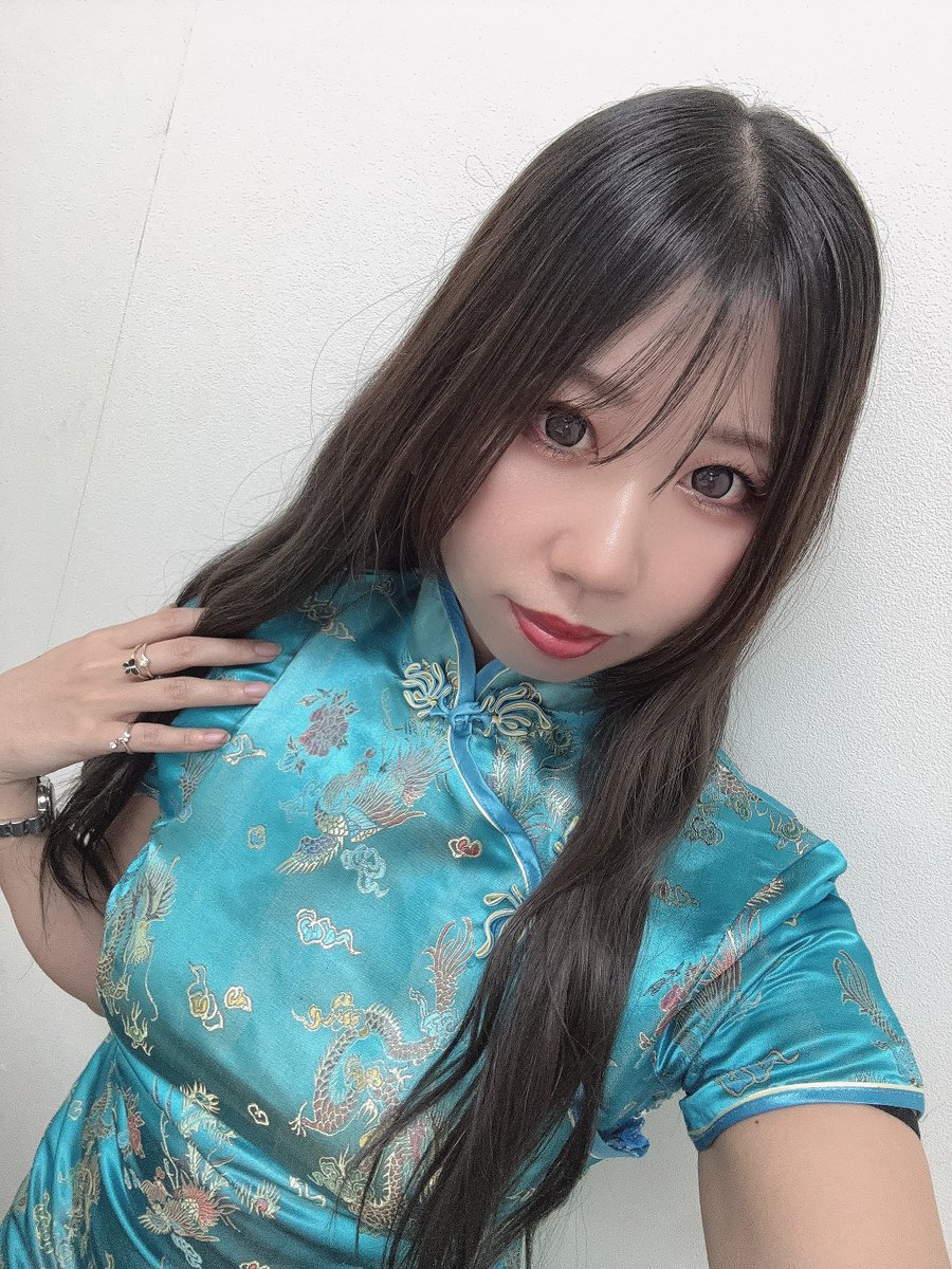 chuluyun's tweet photo. 久しぶりにえみりんと一緒にお仕事したーっ🩷💜
仕事も休憩も全力だった😂
優しい店舗様で常連さんもたくさん話しかけてくれて、楽しくてずーっと笑ってたよ(∩*´꒳`*∩)
お話ししてくださったみなさんありがとうございました🐰❕

大阪の店舗あんまりはいらないから、新鮮だったな🤭 https://t.co/ZB0ihRlons