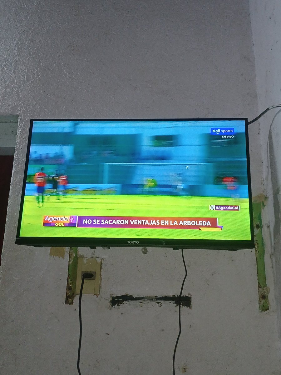 Diaz8Ruiz's tweet photo. @TigoSportsPY @lucasnataloni @ekrarodrial #AgendaGol Estamos listos para apoyar a la Albirroja Querida ❤️🤍💙 Queremos ganarnos la hermosa pelota ⚽️⚽️ Como siempre el mejor resumen Agenda Gol 🫶🫶 https://t.co/T8ECiEjnRP