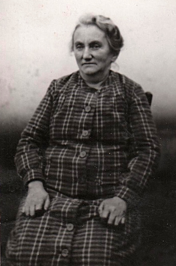 MuzeumAuschwitz's tweet photo. 27 września 1873 | Urodziła się czeska Żydówka, Růžena Felixová.

Deportowana do #Auschwitz z getta w #Theresienstadt 15 grudnia 1943 roku. Została zarejestrowana w Auschwitz II-Birkenau, w specjalnym obozie rodzinnym Żydów deportowanych z tego getta. Nie przeżyła. https://t.co/7yHJyzjAv0