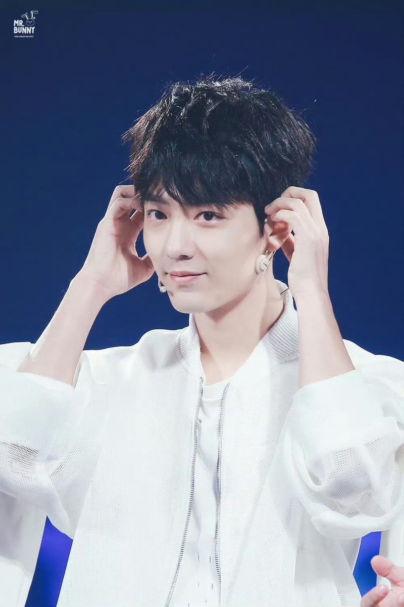 xzmelons's tweet photo. Happy 10th anniversary of debut!
10 years full of art, inspirations and feelings!
From a young boy full of dream to an affirmed and globally loved superstar! 
Wishing to #XiaoZhan more outstanding years in the future! 

XIAO ZHAN TEN YEARS EMPIRE  #XiaoZhan10thDebutYear https://t.co/r8CIdU3EJe