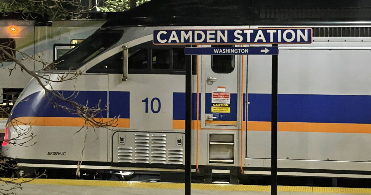 WMAR2News's tweet photo. Taking MARC? Starting Monday, riders will have a new direct weekday option between Montgomery County and Baltimore. 🚆 

Here’s what’s changing ⬇️ https://t.co/KcLvovJ4PP
