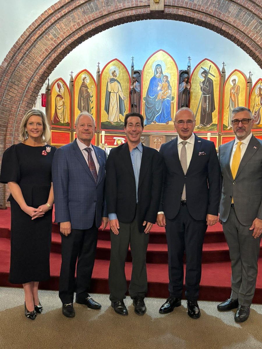 AHousefather's tweet photo. Congratulations to Isabella Komšić on her appointment as Honorary Consul of the Republic of Croatia in Montréal. Honoured to be invited to celebrate this special occasion with her and Croatia’s Minister of Foreign and European Affairs, H.E. Gordan Grlić Radman. https://t.co/6dz8f0odhF