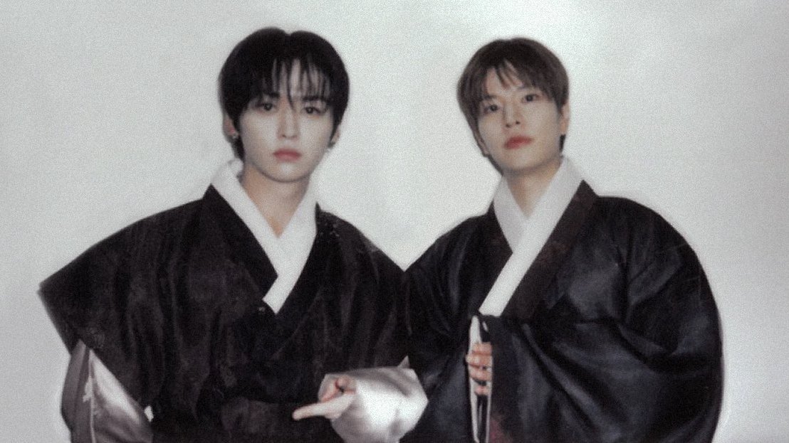 2minlurve's tweet photo. 🐰🐶 // mentions of mpreg

the queen is sick. and mh is stressed and worried out of his mind.

sm has been bedridden for the past few days, unable to stand up from how weak he was. his body felt hot, his joints were aching, his head was throbbing, https://t.co/o0RGC9OvtK