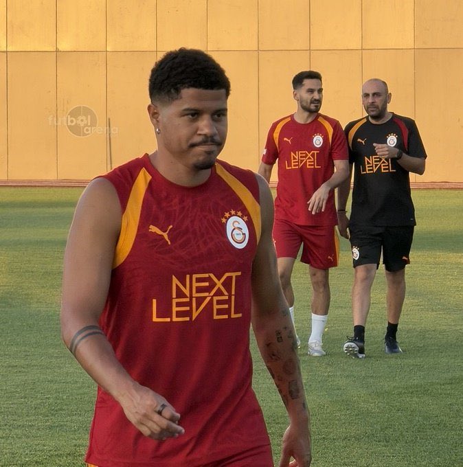 SOLOSGALA's tweet photo. Hoca ağırlığı / Hoca rahatlığı !!! https://t.co/IcNyAMrU2G
