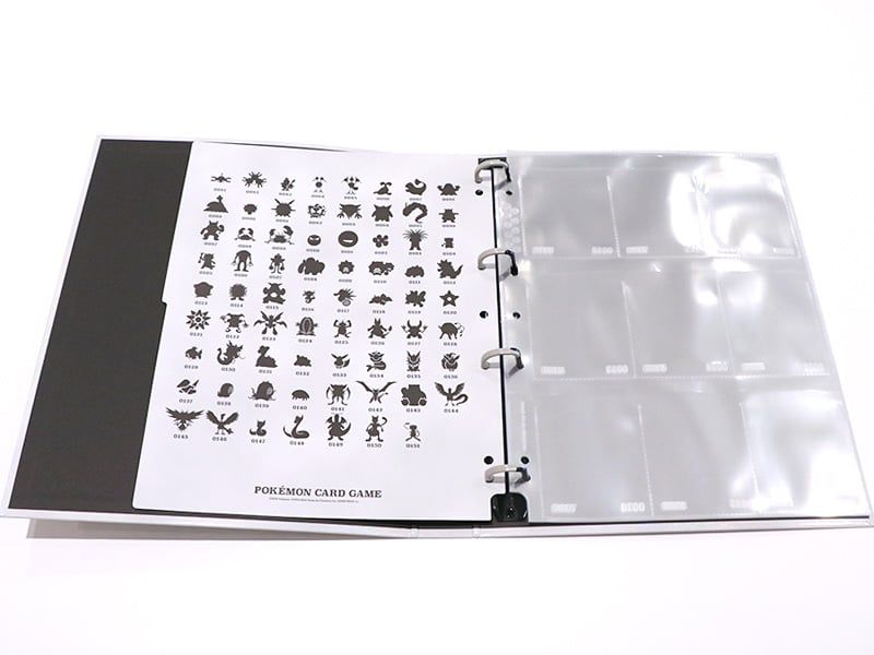 RofertoTCG's tweet photo. Japon lanza 9 carpetas Premium para hacerse la Pokédex completa, una por generacion, con huecos numerados del #001 al #1025.

Error imperdonable que sean de anillas 👎 https://t.co/4nvpxYM8jz