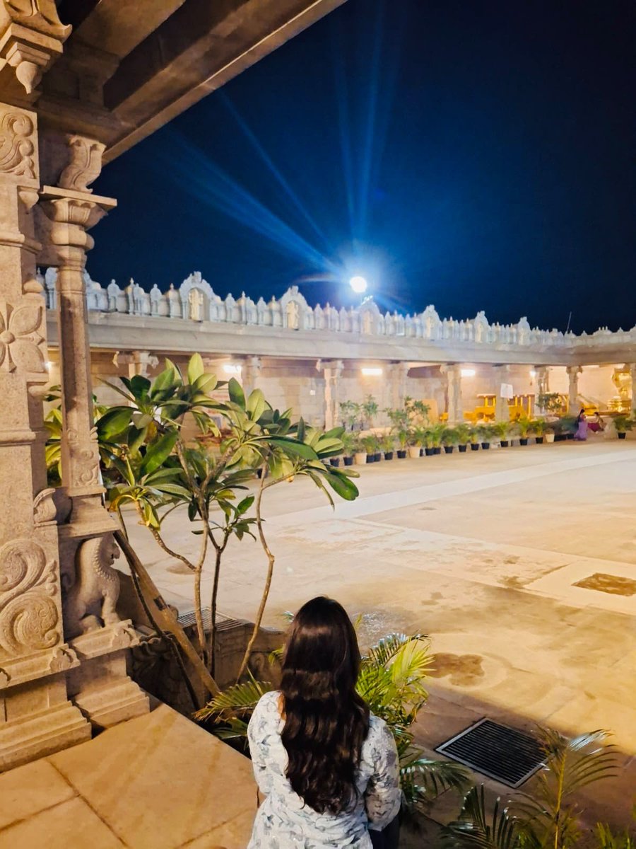 nameis_Lillyyy's tweet photo. Finding peace in the presence of the divine\❗️/🙌 https://t.co/lQl8IGAmSe