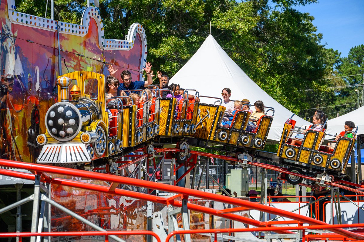 amusementhunt's tweet photo. Bonus credit! North Georgia State Fair had more one coaster than listed online, and they let adults ride it! Winning! #northgeorgiastatefair #ngsf #rollercoaster #fair https://t.co/BNArIoqkUX