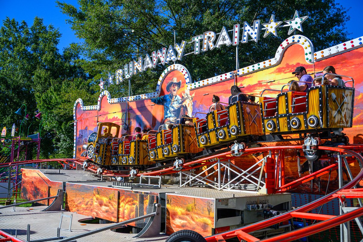 amusementhunt's tweet photo. Bonus credit! North Georgia State Fair had more one coaster than listed online, and they let adults ride it! Winning! #northgeorgiastatefair #ngsf #rollercoaster #fair https://t.co/BNArIoqkUX
