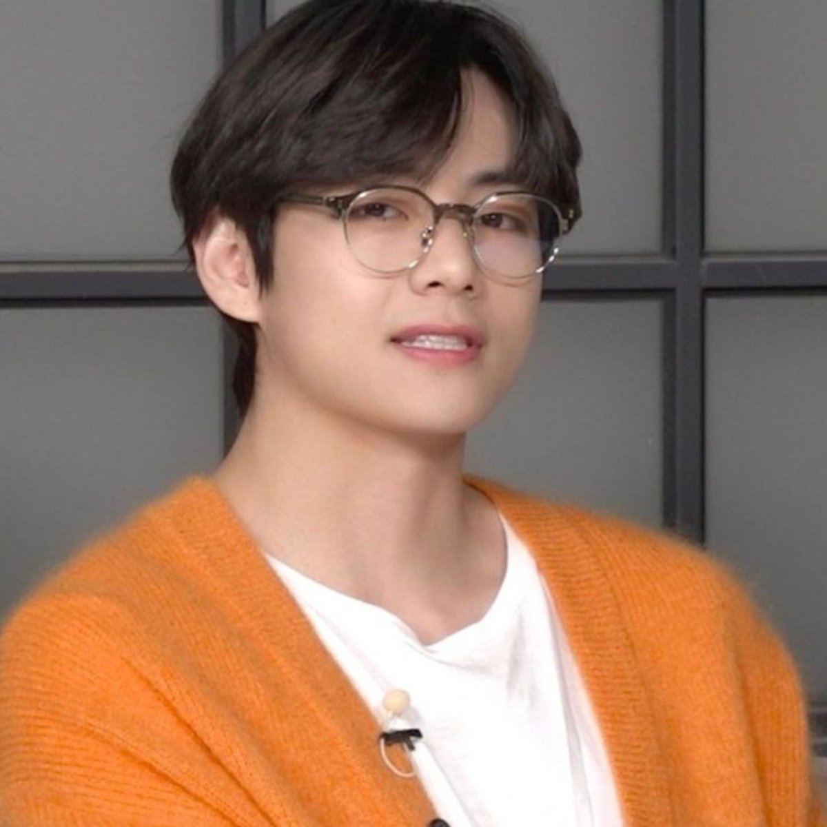 DearestBlueDawn's tweet photo. #taekookau“Do you moan during sex?”
“I groan.”
Gguk nearly chokes on his orange juice
Doctor Kim calmly continues eating his breakfast.
And now Gguk has to return to their hotel room with a husband whose GROANS he cannot stop imagining
THEY HAVEN’T EVEN HAD THEIR FIRST KISS YET. https://t.co/NDJe1tw63r