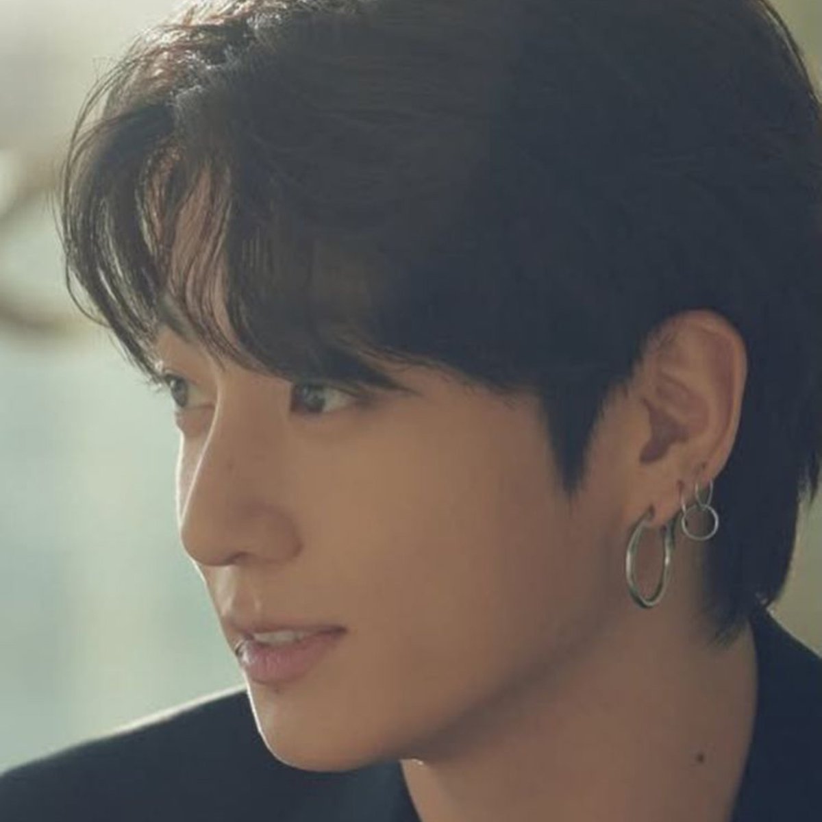 DearestBlueDawn's tweet photo. #taekookau“Do you moan during sex?”
“I groan.”
Gguk nearly chokes on his orange juice
Doctor Kim calmly continues eating his breakfast.
And now Gguk has to return to their hotel room with a husband whose GROANS he cannot stop imagining
THEY HAVEN’T EVEN HAD THEIR FIRST KISS YET. https://t.co/NDJe1tw63r