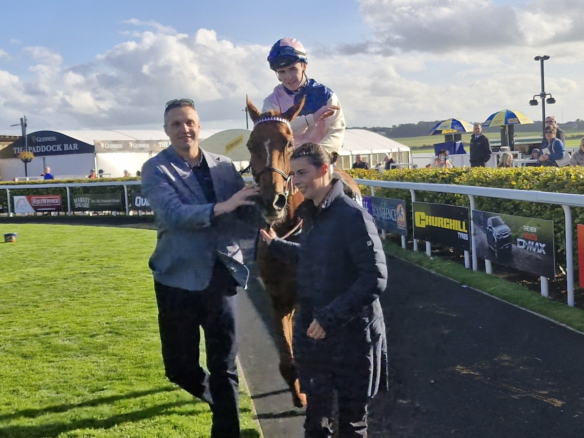 SportsNewsIRE's tweet photo. Chally Chute (16/1) and Sam Coen land €500,000 Friends Of The Curragh Cesarewitch @curraghrace for @rosullivan82 https://t.co/Akso5A5m8x