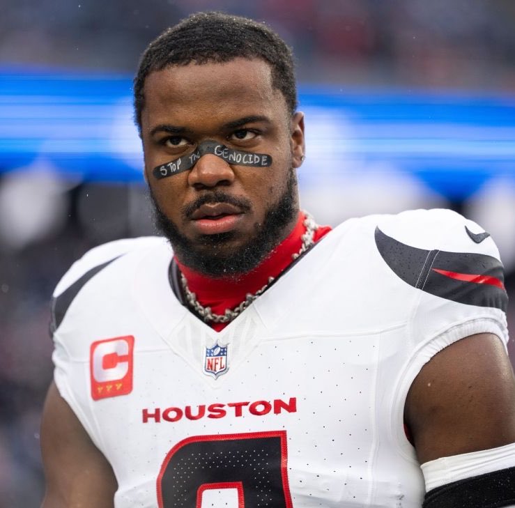 JimmyJ4thewin's tweet photo. 🚨 JUST IN: Houston Texans LB Azeez Al-Shaair is still putting Palestinian children’s names on his eye black despite being warned and fined by the NFL.

This time: Lana, 12, and Bana, 8, kiIIed with their family in an Israeli strike earlier this month. https://t.co/5UpygO8JSk