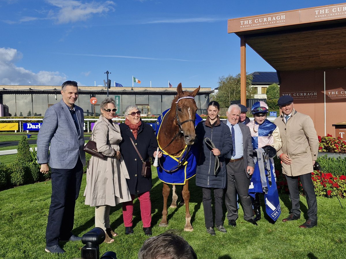 SportsNewsIRE's tweet photo. Chally Chute (16/1) and Sam Coen land €500,000 Friends Of The Curragh Cesarewitch @curraghrace for @rosullivan82 https://t.co/Akso5A5m8x