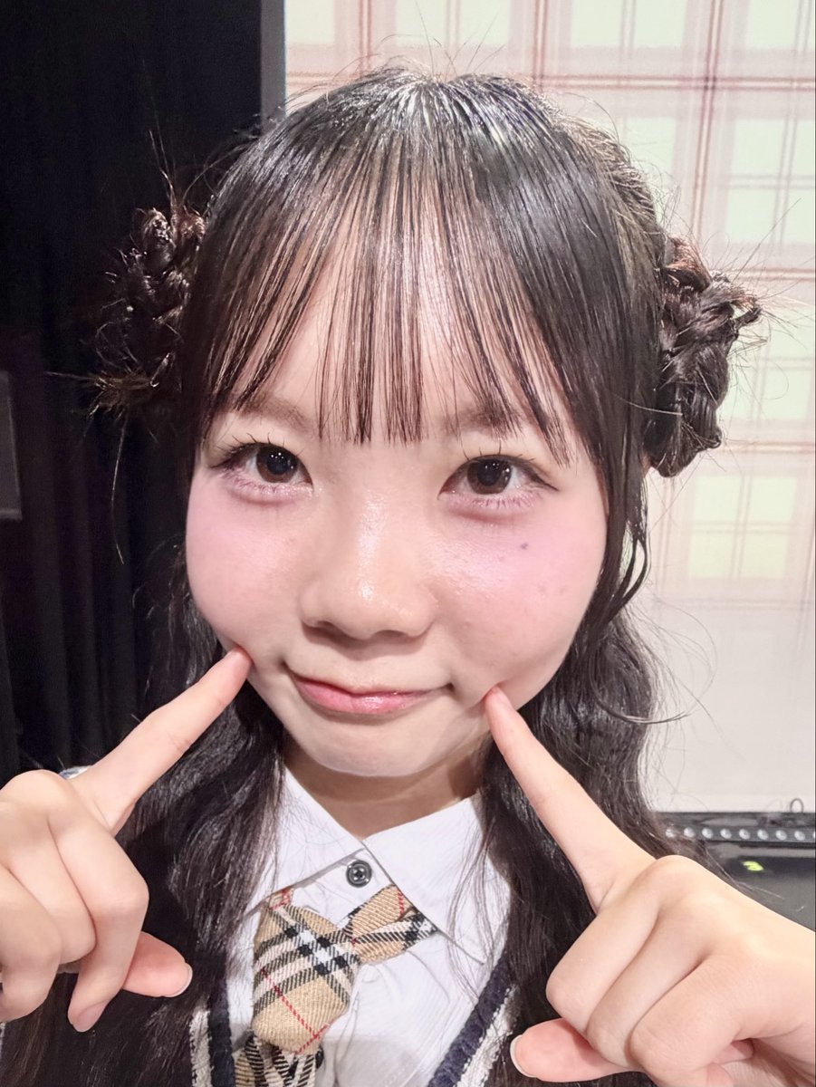 tsubomisukidesu's tweet photo. 今日の夜は待ちに待った放課後ライブでした!①
#ソープロ
#SOONproject
#則包莉々愛 ちゃん https://t.co/cz1IZsL3XV