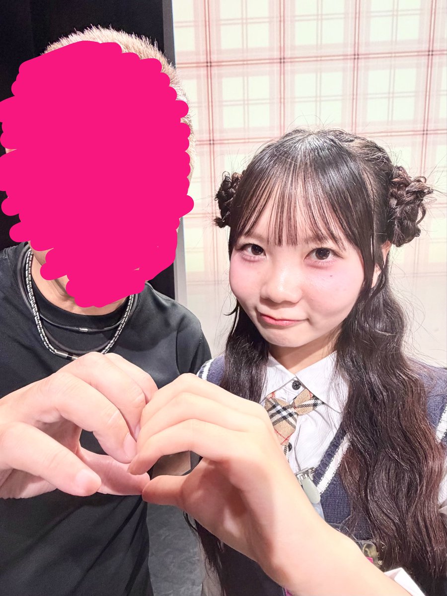 tsubomisukidesu's tweet photo. 今日の夜は待ちに待った放課後ライブでした!①
#ソープロ
#SOONproject
#則包莉々愛 ちゃん https://t.co/cz1IZsL3XV