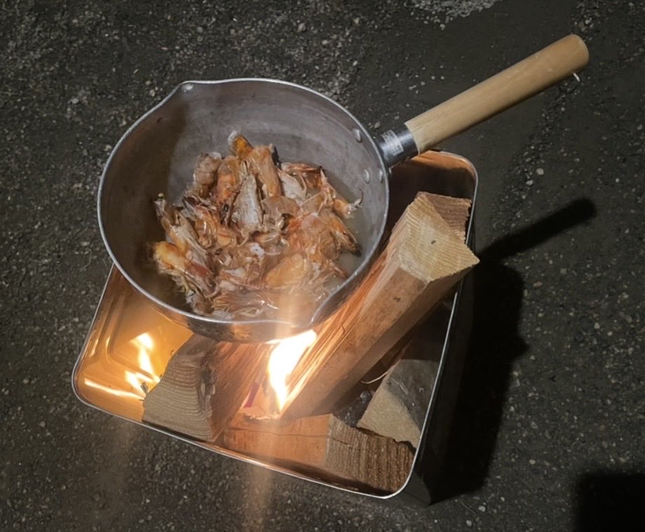 MK25885585's tweet photo. 急遽釣り来た🎣
まあ俺は飯作る係やけど https://t.co/LRr9nBBOmu