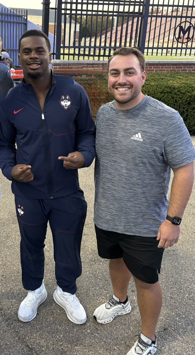 CoachKummer's tweet photo. Getting to watch former players at the next level is a special thing. Even got to catch up with some former players in attendance. Proud of these guys!

@RaphaelGreene73 - OL @ UCONN
@PlaymakerTrey - RB @ UCONN
@SeaontaStewart3 - DB @ Indiana https://t.co/5FDQCcCyiY