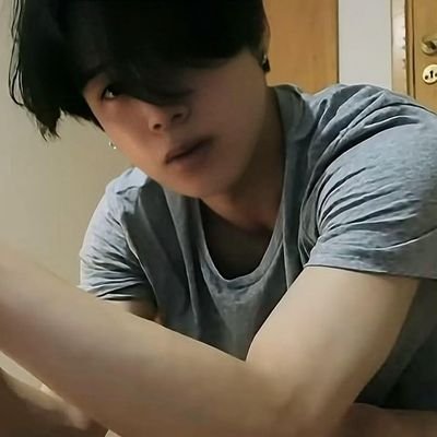 arsternally's tweet photo. icon vs owner  🪽་༘࿐ִֶָ. ..𓂃 ࣪ ִ https://t.co/IojT8kygCp