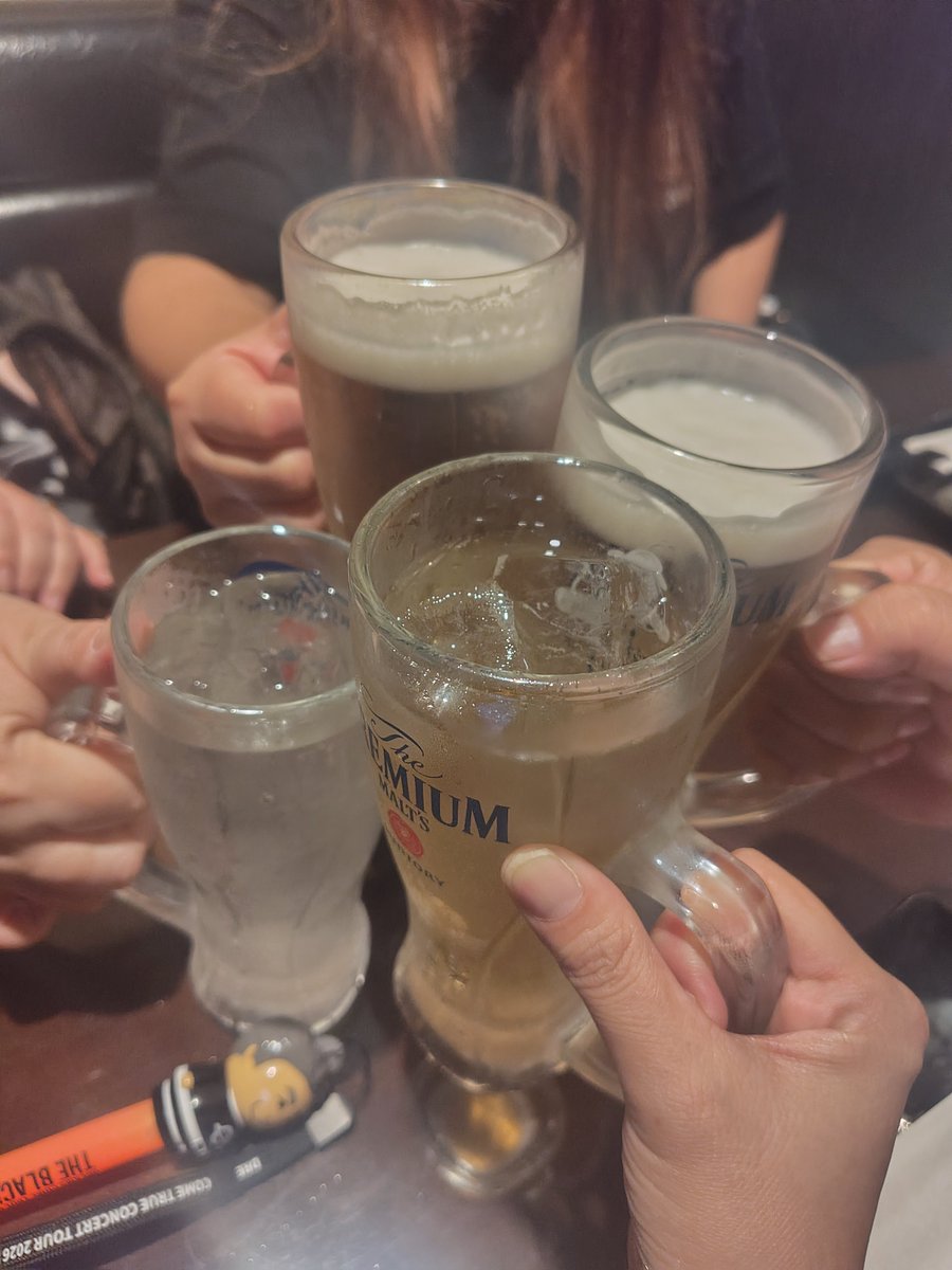 CurrenYumi's tweet photo. カンパイマーン♪
※私はノンアル🤭

泊まりになるかも〜？とお泊りセットで横アリ行ったんだけど、あれ…？帰れちゃう…？ってことで先程帰宅🙋

ほんっっっっとうに最高で最幸でした😭

またみんな、来年ね！
会える人は年末まで引き続きよろしくお願いします🙇 https://t.co/DRQOHifUT3