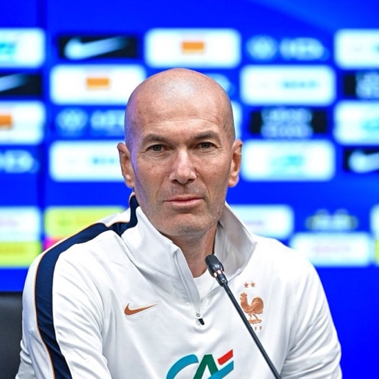 TouchlineX's tweet photo. 🚨🗣️ Zinedine Zidane on Rayan Cherki: 

"I would have loved to play with a player like him when I was a player."

"He finds incredible passes, but not only that. Even without the ball, because that's what interests me the most, he knows how to play without the ball." https://t.co/vizMzPxtyx