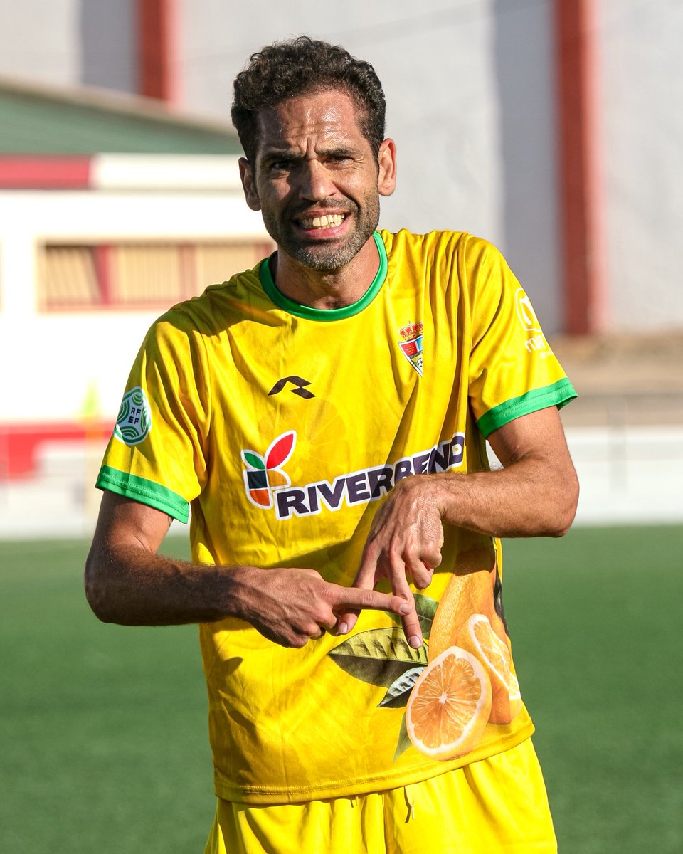 CFSantomera1's tweet photo. 30โ | ยกGOOOOOL! ยกGOOOOOL! ยกGOOOOOLAZO DE QUIM ARAUJO!
Libre directo botado por Esteban que define Quim con un espectacular toque de espuela.
#BullasSantomera (0-1) https://t.co/MPa3dyxK5F