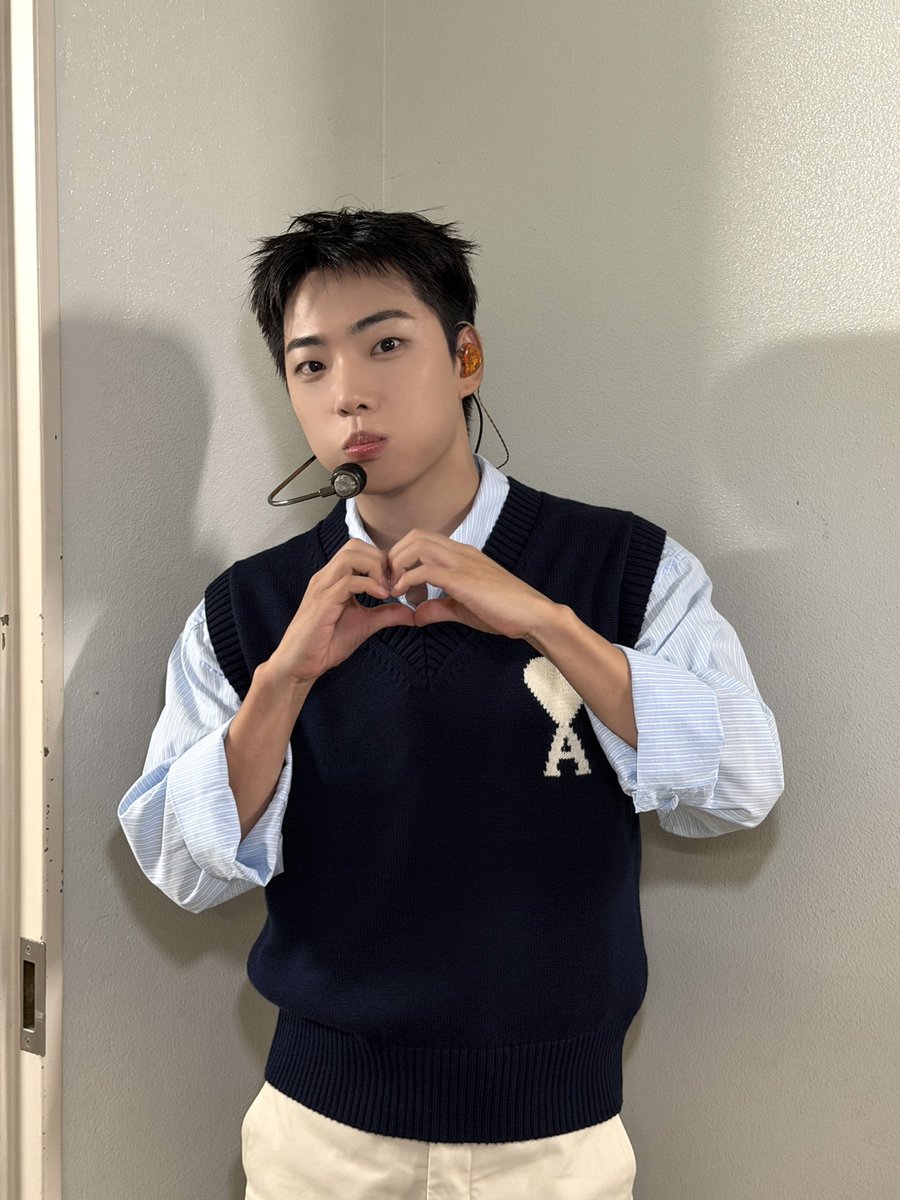 ONF_members's tweet photo. #이션

즐거웠습니다 가을피크닉 또 보자🧡 https://t.co/TdrTDdvZhW