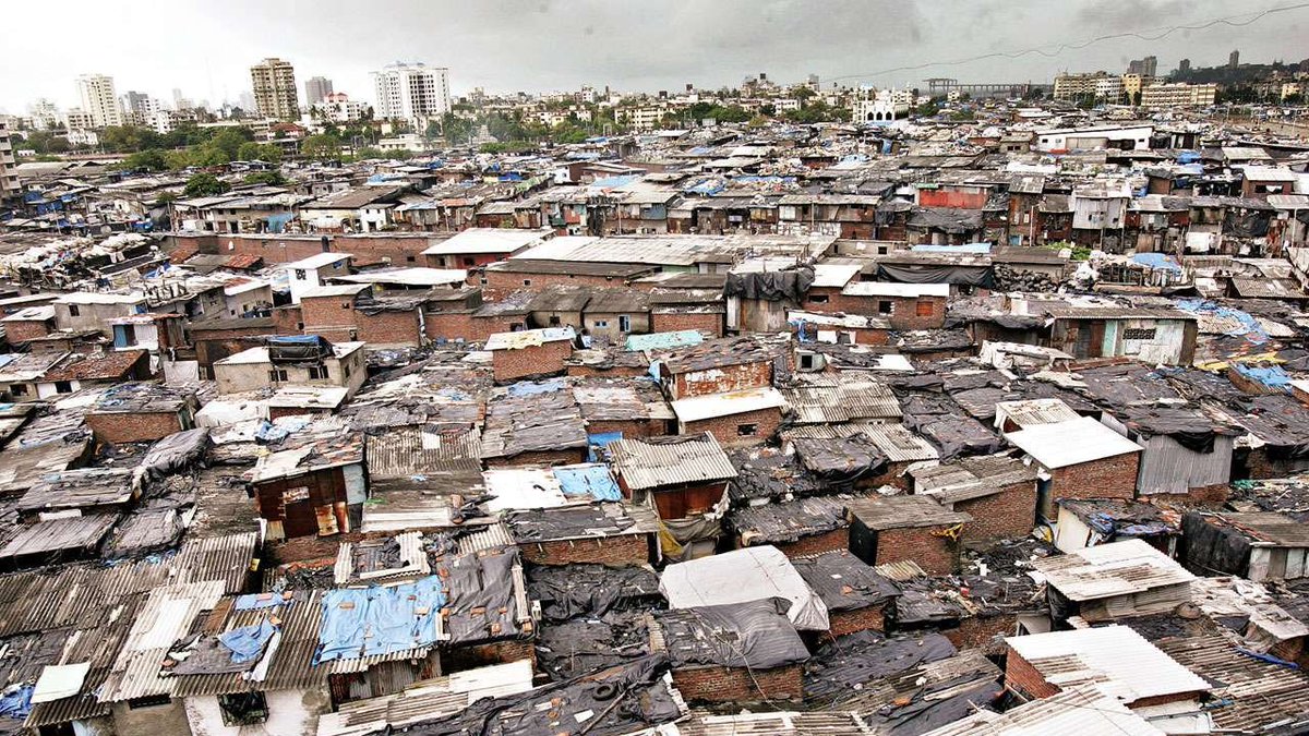 DonsKhel's tweet photo. This is not Burundi 🇧🇮, It's Mumbai 🇮🇳 https://t.co/YouVYERCsH
