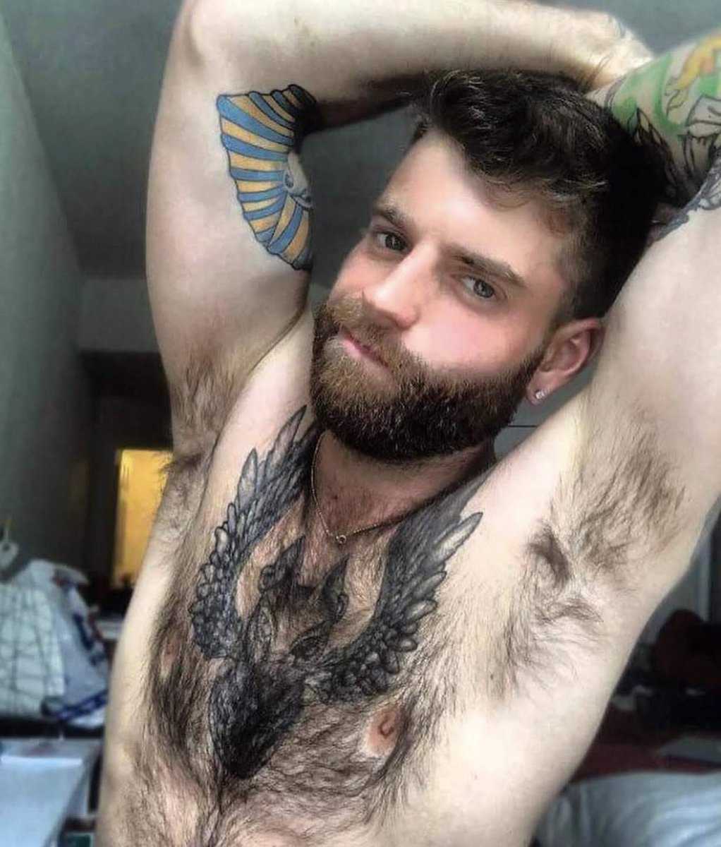 pijafeliz's tweet photo. Respiramos y exhalamos un delicioso olor a macho peludo 🤤🤤 #macho #hairybelly #hairy #peludo #muscled #musculoso #MACHOPREÑADOR #MachosAdonis #hunk #chongo #hombres #men #homme 💪🏼🧔🏻♂️♂️ https://t.co/39mgFLLEFz