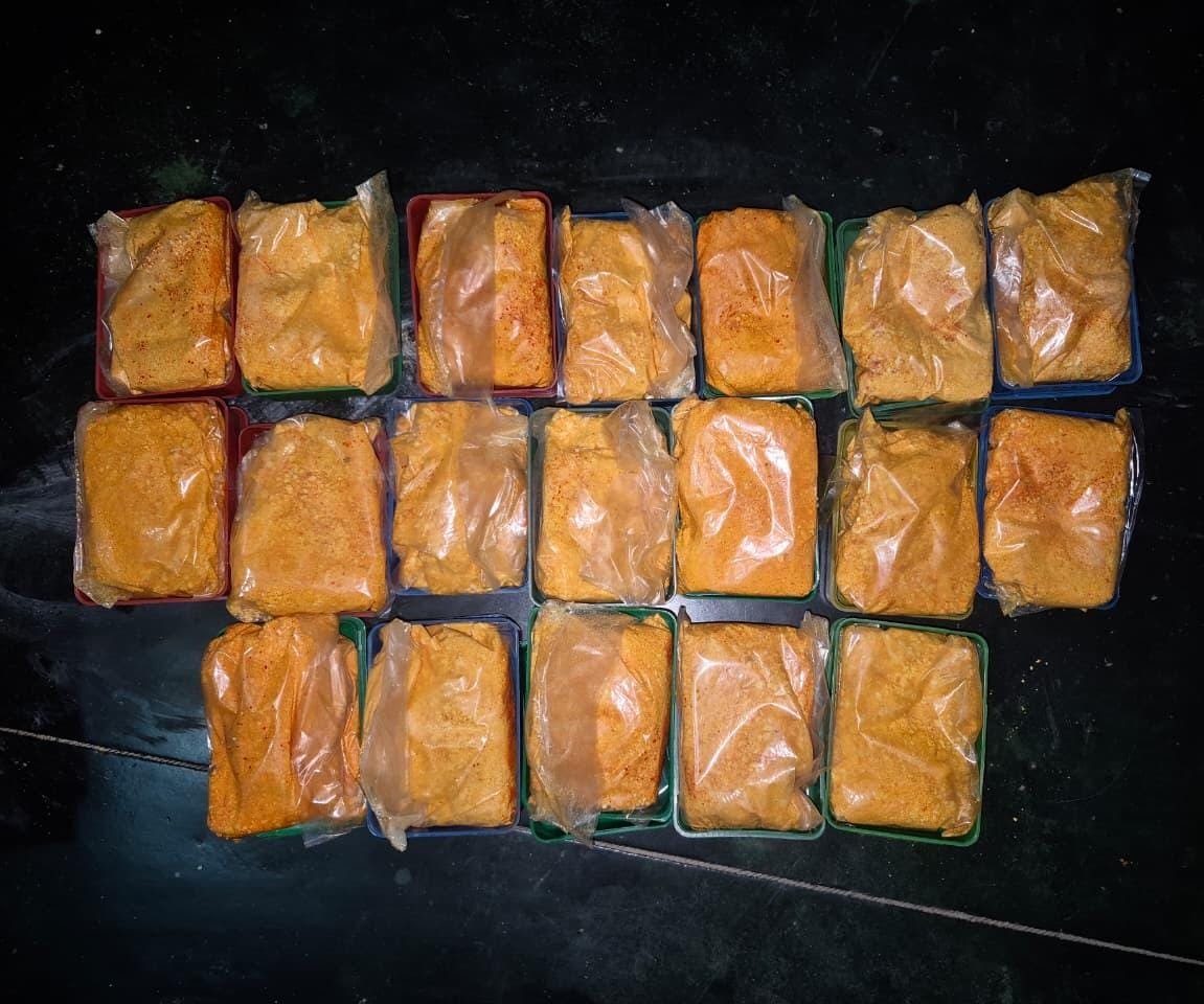 himantabiswa's tweet photo. From “on the way” to “in custody”, that’s one journey @assampolice cut short.

@GuwahatiPol apprehended a drug peddler in Seuj Nagar and recovered 262 grams of suspected heroin, worth approximately ₹2 crore.

Good job 👏🏻

#NashaMuktBharat #AssamAgainstDrugs https://t.co/ngyXUEOmoN