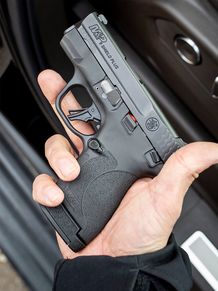 Smith_WessonInc's tweet photo. It's Shield Sunday! Which Shield pistol do you carry? https://t.co/1vP2899fqm