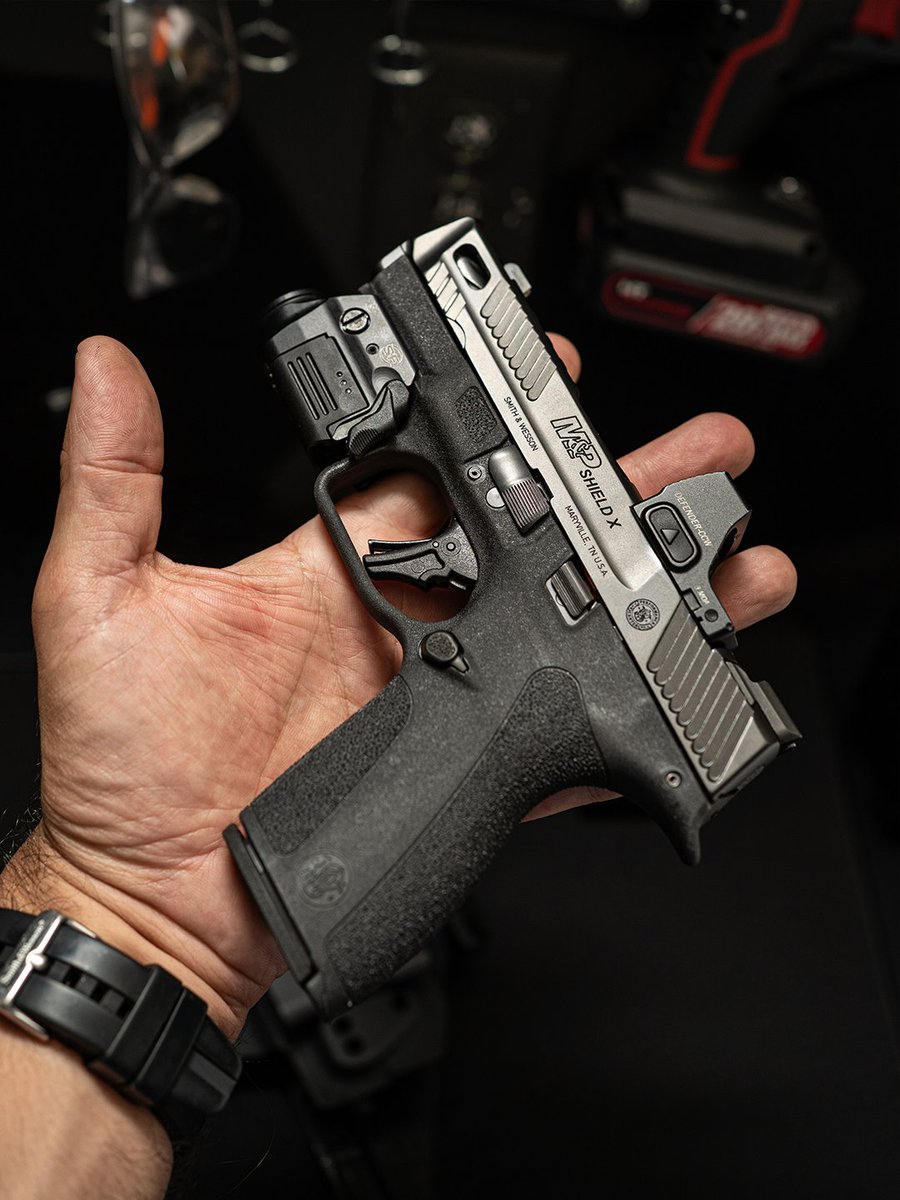 Smith_WessonInc's tweet photo. It's Shield Sunday! Which Shield pistol do you carry? https://t.co/1vP2899fqm