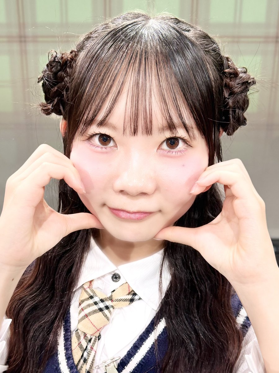 tsubomisukidesu's tweet photo. 今日の夜は待ちに待った放課後ライブでした!②
#ソープロ
#SOONproject
#則包莉々愛 ちゃん https://t.co/KyAgXJyj8p