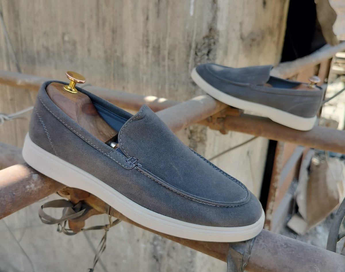 MwacheezyC's tweet photo. Summer Walk Shoes.

Size 40_41_42_43_44_45 

💰Ksh.4200 https://t.co/DW5h0EdaAv