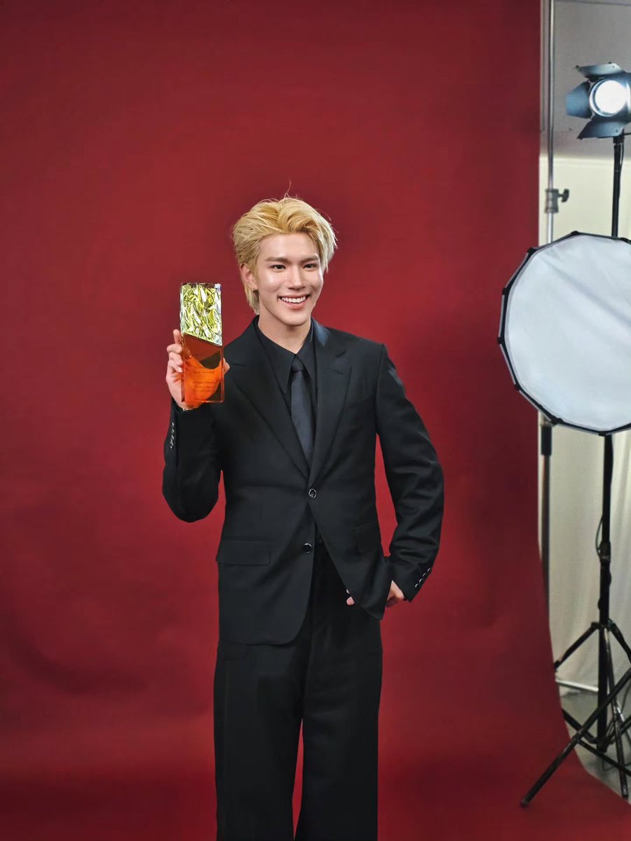 FourthOfficiall tweet picture