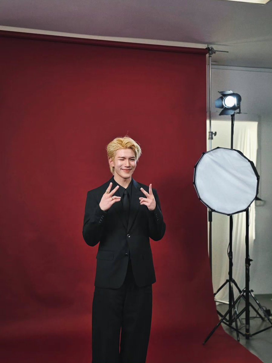 FourthOfficiall tweet picture
