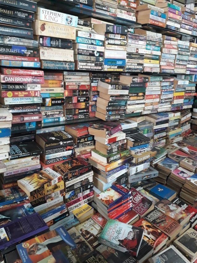 IamSriSudharsan's tweet photo. Read non-fiction. Read fiction. Read science fiction. Read historical fiction. Read fan fiction. Read romance. Read thriller. Read horror. Read comic. Read comedy. Read drama. Read economics. Read geography. Read politics. Read this. Read that. Read any book. The goal is: READ. https://t.co/ga7G4nDlv6