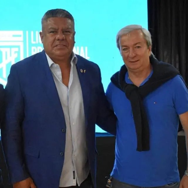 pablo_velez32's tweet photo. Suspendan el futbol argentino @JMilei  estas lacras no pueden seguir haciendo lo que quieren no pueden seguir arruinando lo que tanto nos gusta el futbol argentino necesita ayuda no miren para el costado actuen hoy mañana ya es tarde son todos delincuentes. https://t.co/ZQOPleUoov