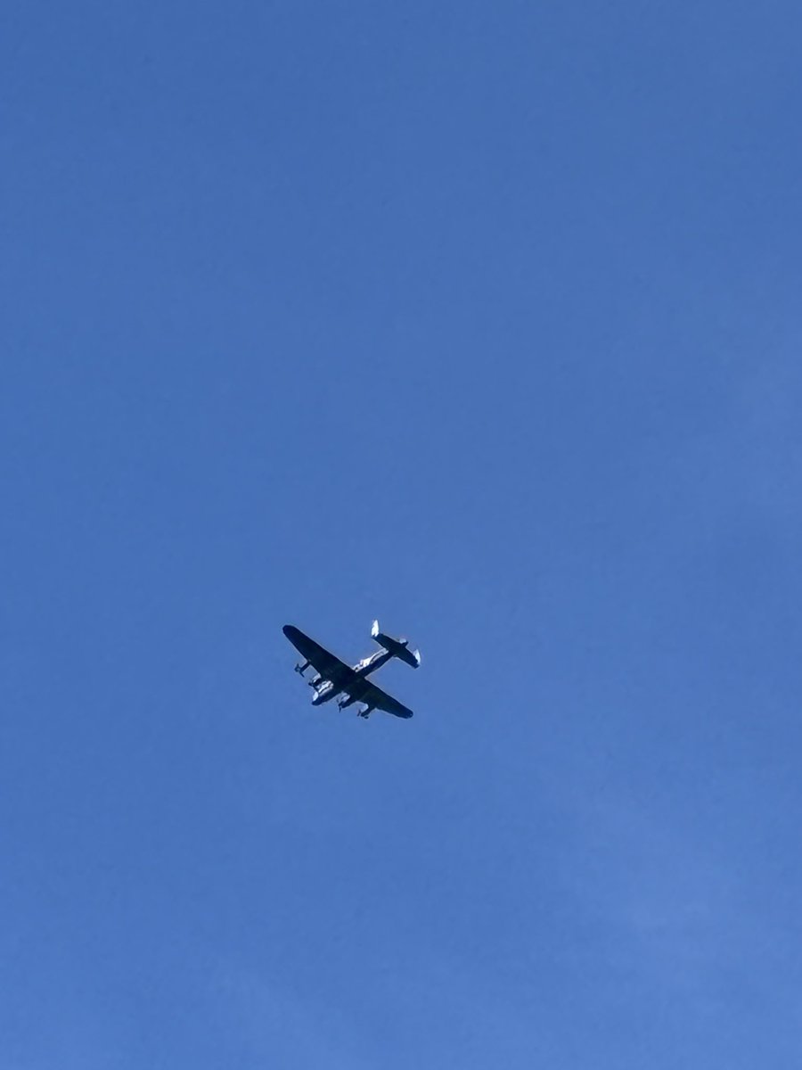 AndrewJLowry's tweet photo. Thank you @CWHM for the double feature airshow this morning. I stepped outside to look at the C-47* (DC-3) and then saw VeRA the Mynarski Lancaster. 
Then a repeat fly by. Some iPhone pictures. 
*she transported paratroopers for the Normandy landings.
#Lancaster #C47 #WWII https://t.co/bqKEEVKO1D
