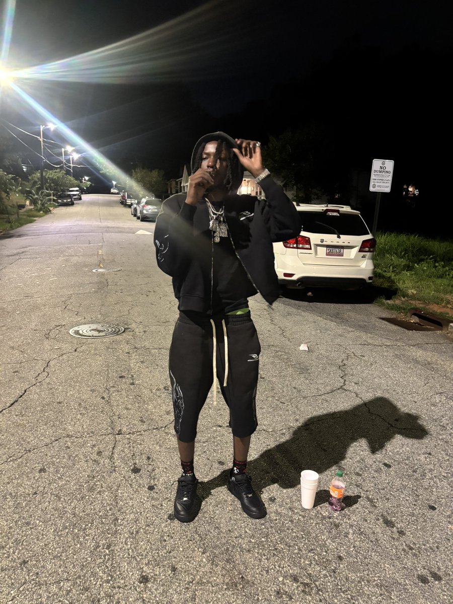 whoisgr4ndson's tweet photo. Dis shii don’t stop for a opp or a cop YK🚀 https://t.co/hsOEIwRhfX