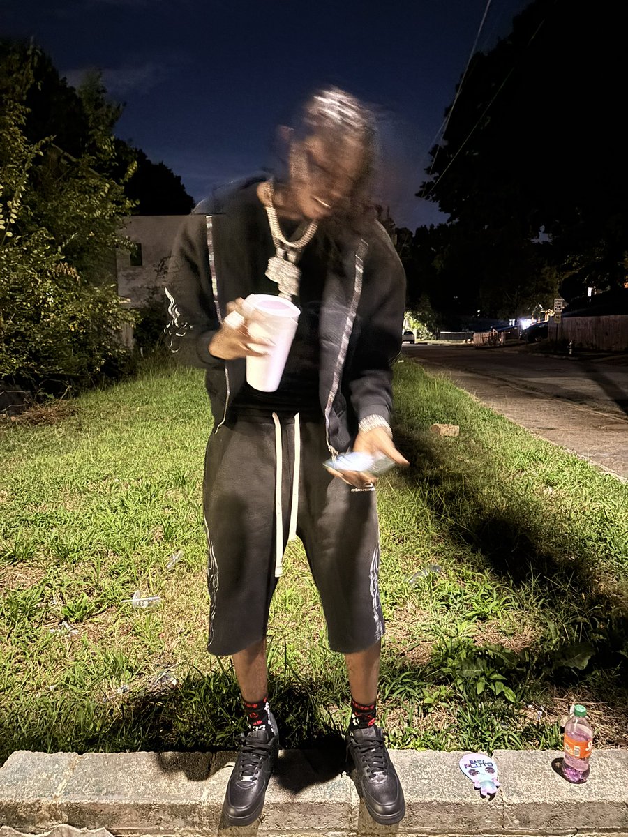 whoisgr4ndson's tweet photo. Dis shii don’t stop for a opp or a cop YK🚀 https://t.co/hsOEIwRhfX