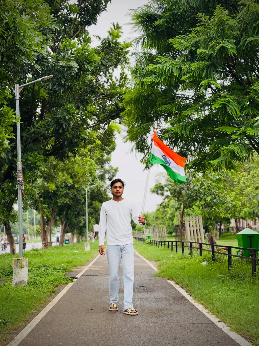 DanielMestqr's tweet photo. Power of Aman. 15 August 2026: 80th Independence Day. Long-lasting, kiss-proof, smudge-proof and waterproof lip color for beauty lovers and makeup artists. https://t.co/FnRxCfxevk