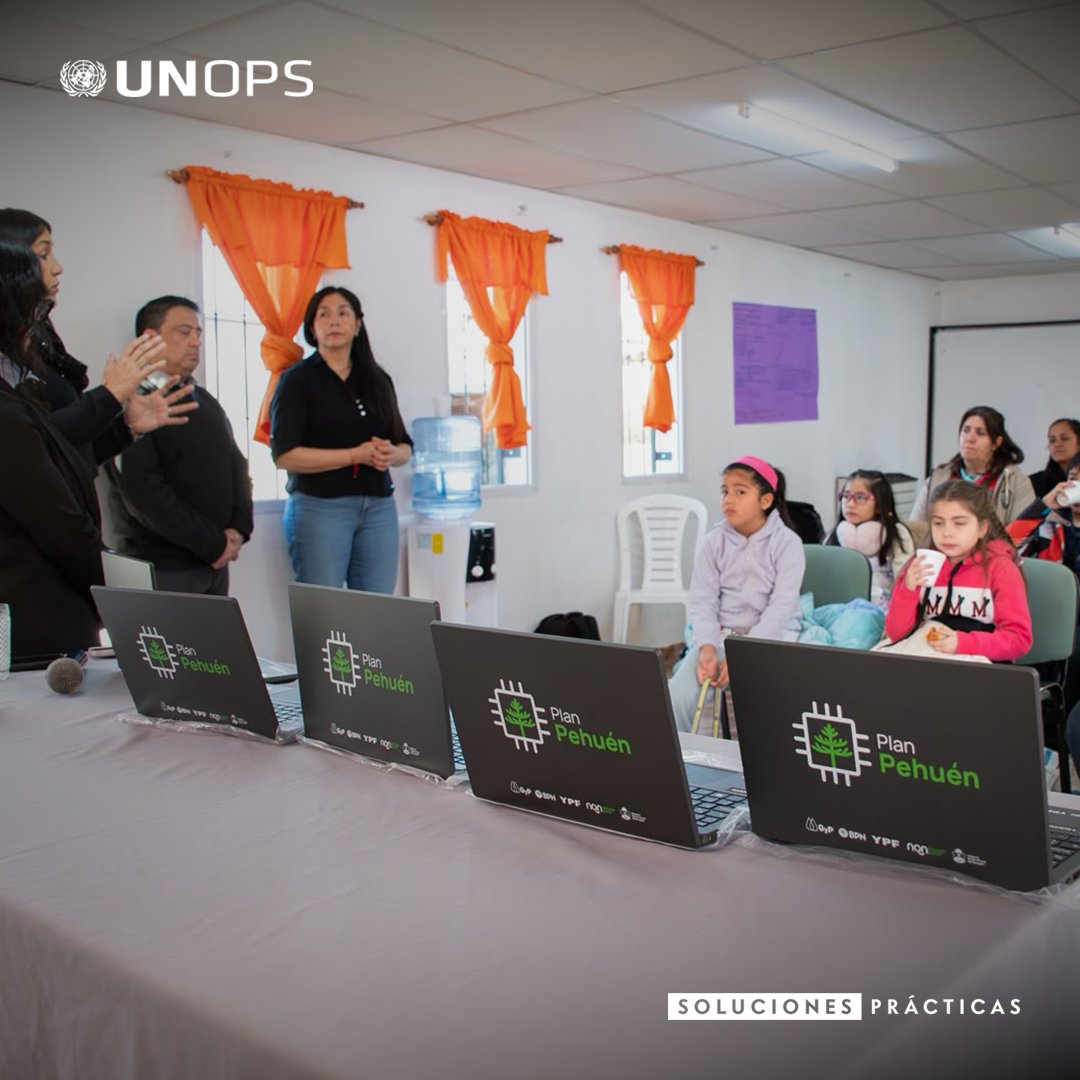 UNOPS_es's tweet photo. Desde netbooks y tabletas hasta impresoras 3D y kits de robótica, la tecnología llega a las escuelas públicas de Neuquén (Argentina).

Junto al Gobierno provincial, UNOPS ofrece a estudiantes y docentes herramientas para prosperar. 👇

https://t.co/cI2fGkb045 

#ODS4 https://t.co/XZkZH8CG6W