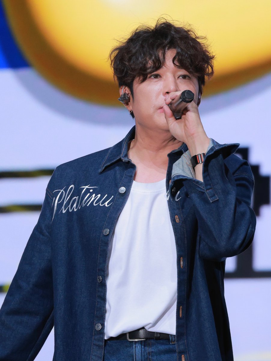fy88991's tweet photo. 생일 축하해요˚₊·—̳͟͞͞♡
✌🏻🎂🐻

#SHINDONG #신동
#HappyShindongDay https://t.co/1aFjTXaifQ