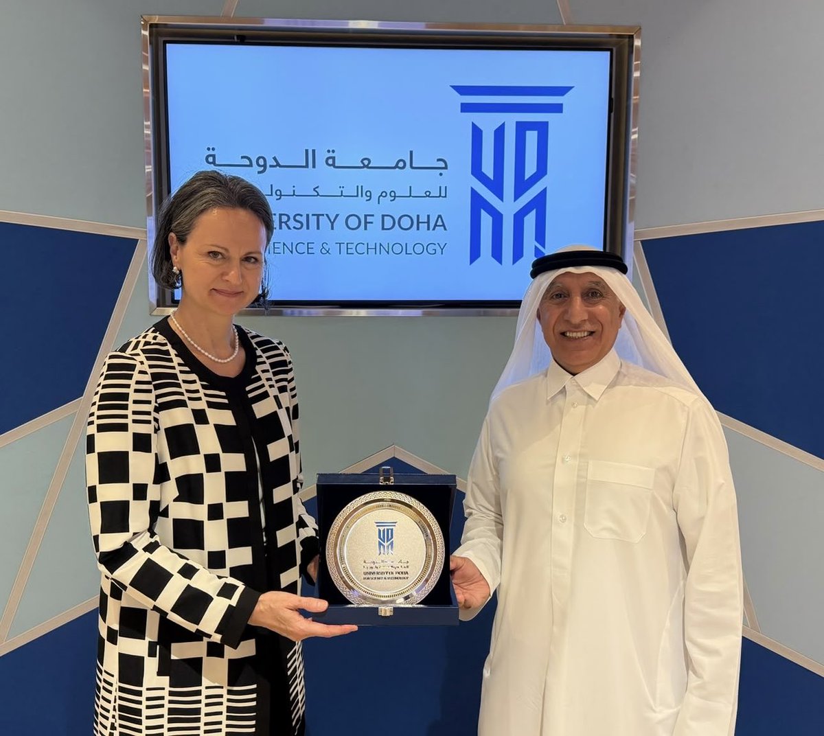 MartaHushk's tweet photo. Co může vzniknout, když se propojí aktivity 🇨🇿 a 🇶🇦 univerzit? 

Během návštěvy University of Doha for Science and Technology jsme s rektorem Dr. Salem Al-Naemi hledali odpověď.

Od vývoje smart technologií a výzkumu obnovitelných zdrojů po výměnu studentů a vědců. Možností je spousta. Teď je proměnit ve společné projekty. 🤝

@UDSTOFFICIAL 
@muni_cz @CVUTPraha @UniKarlova @dzs_cz @mzvcr