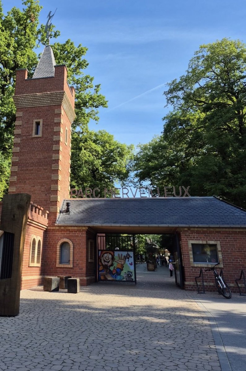 astrojoelvega's tweet photo. Hoy, domingo, nos hemos levantado temprano para ir a Bettembourg y llevar a nuestra peque al único zoo de Luxemburgo, para que pueda disfrutar viendo a todos los animales. https://t.co/SuEOoEtfIj