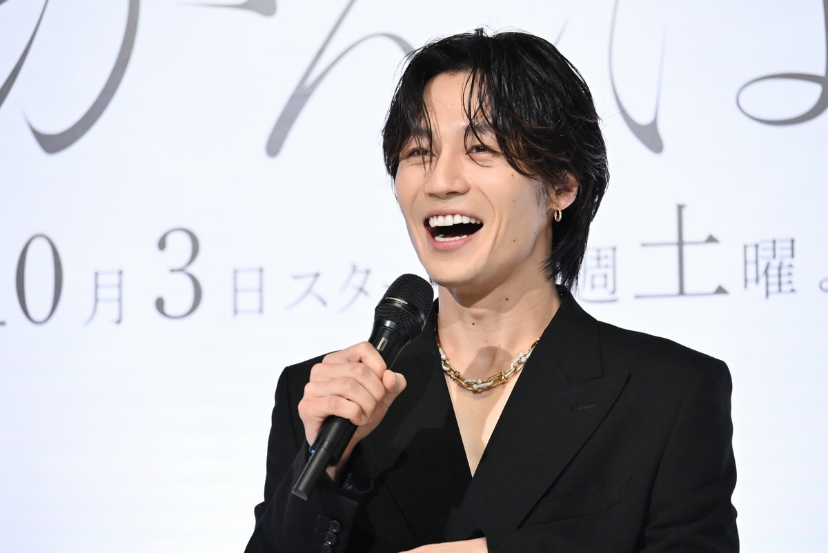 oshidoraEX's tweet photo. ⁡
✦ ・・───────────── ・・✦　　
　　　#はだかんぼうたち 👶
　　制作発表記者会見を開催💐
✦ ・・───────────── ・・✦
⁡
#松田元太 さん #加藤ローサ さん 
#髙木雄也 さん #大沢あかね さんが登壇✨
ドラマ撮影の裏側や恋愛観を語りました㊙️
⁡
布少なめの #鯖崎ボディ💪に注目👀
⁡
「はだかんぼうたち」
10月3日(土)よる11時スタート
TVerのお気に入り登録も💙
https://t.co/vhKoYbYjcz
