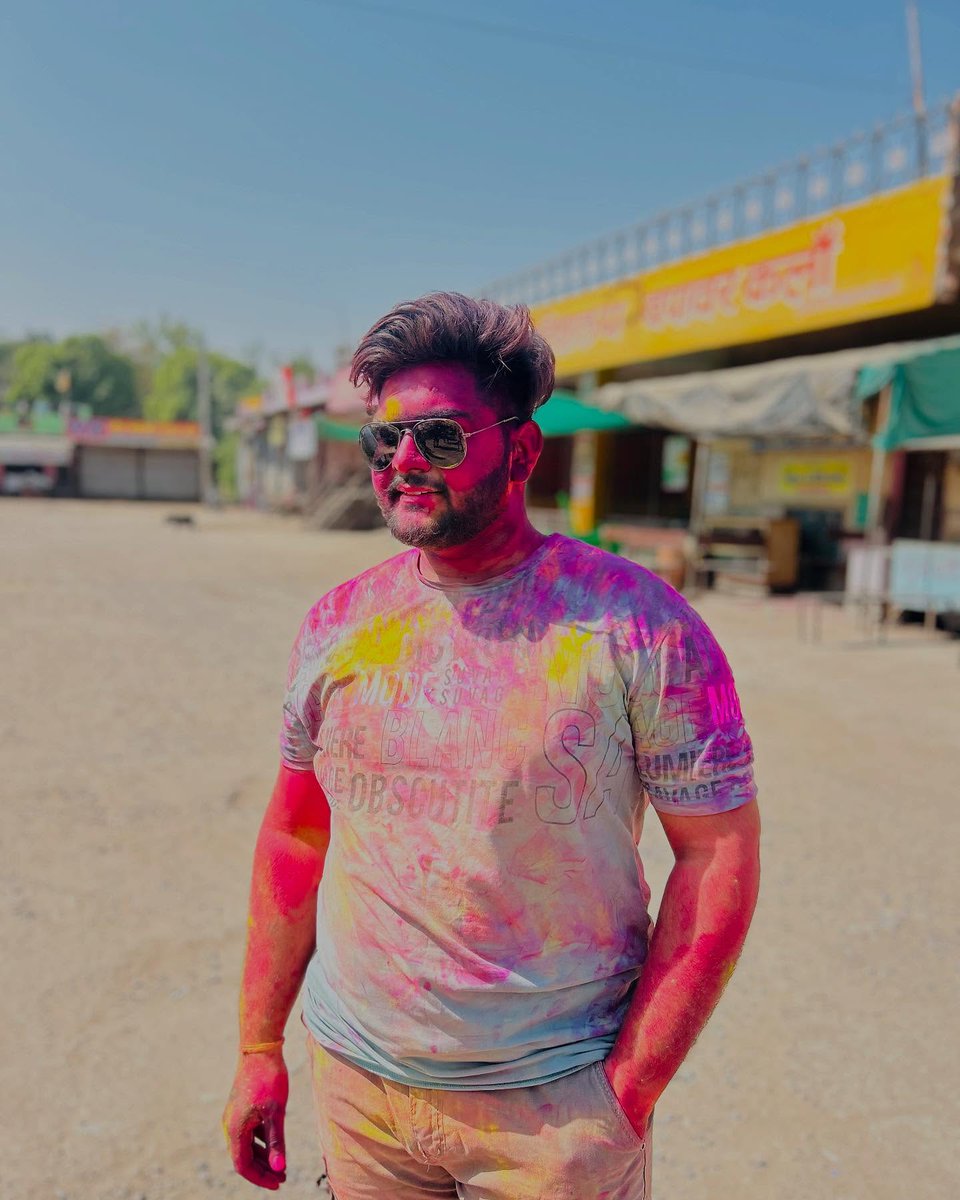 LucilaBaltz's tweet photo. Happy Holi. 2025 https://t.co/CLVeA71pDe