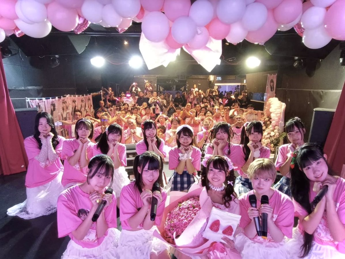 happy_lovely_03's tweet photo. 本日は苺たると卒業ライブ🎀
誠にありがとうございました…!!

想像していた以上の以上に
たくさんの方が足を運んで
くれて本当に嬉しかったです🍓

メンバーとファンのみなさん
あわせて約100名の方と
アイドル最後の時間をすごす
ことができてとても幸せでした😊

出会ってくれてありがたると🫶💕 https://t.co/RuVj6JcnoB