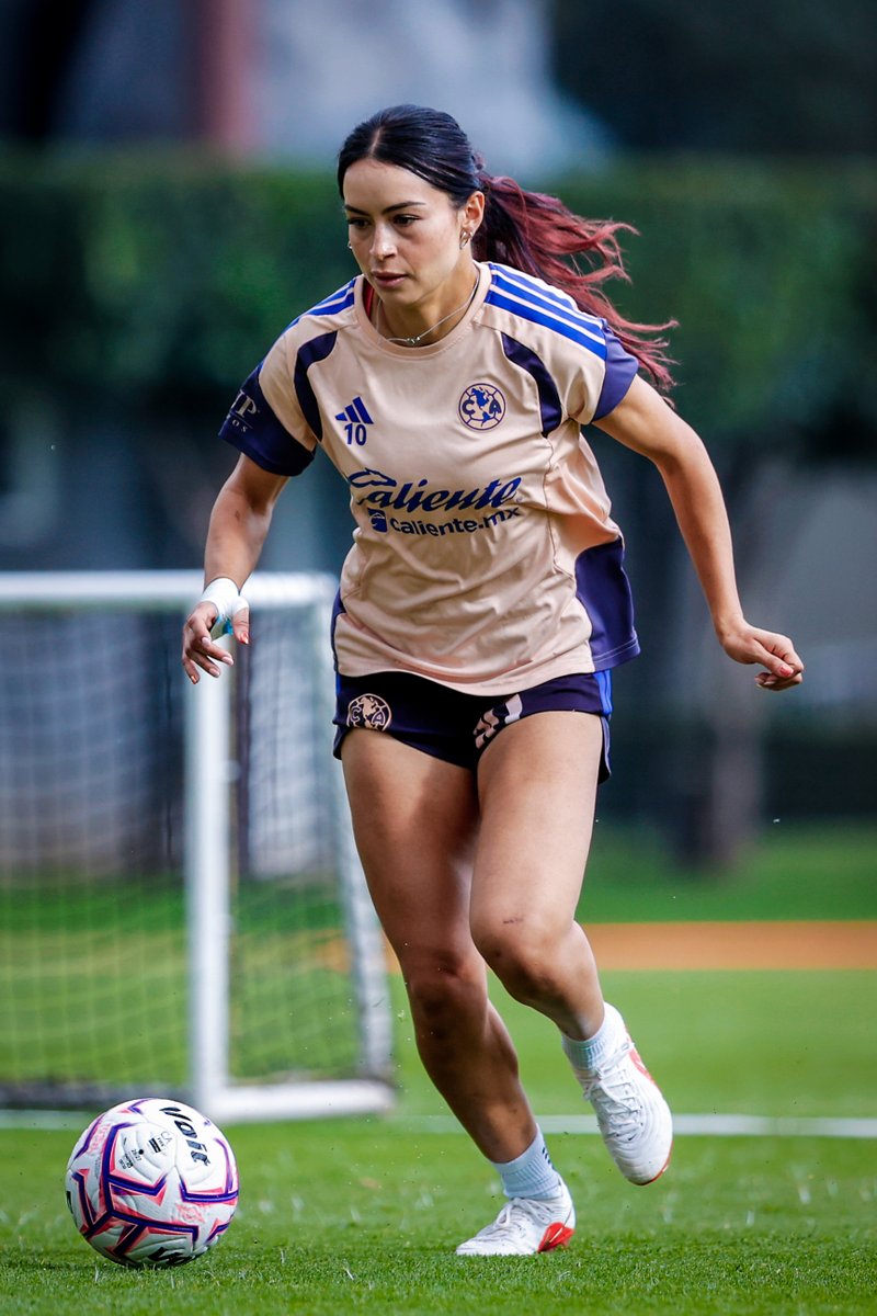 AmericaFemenil's tweet photo. 🦅🔟🤩 https://t.co/Cj4Id5mp4L