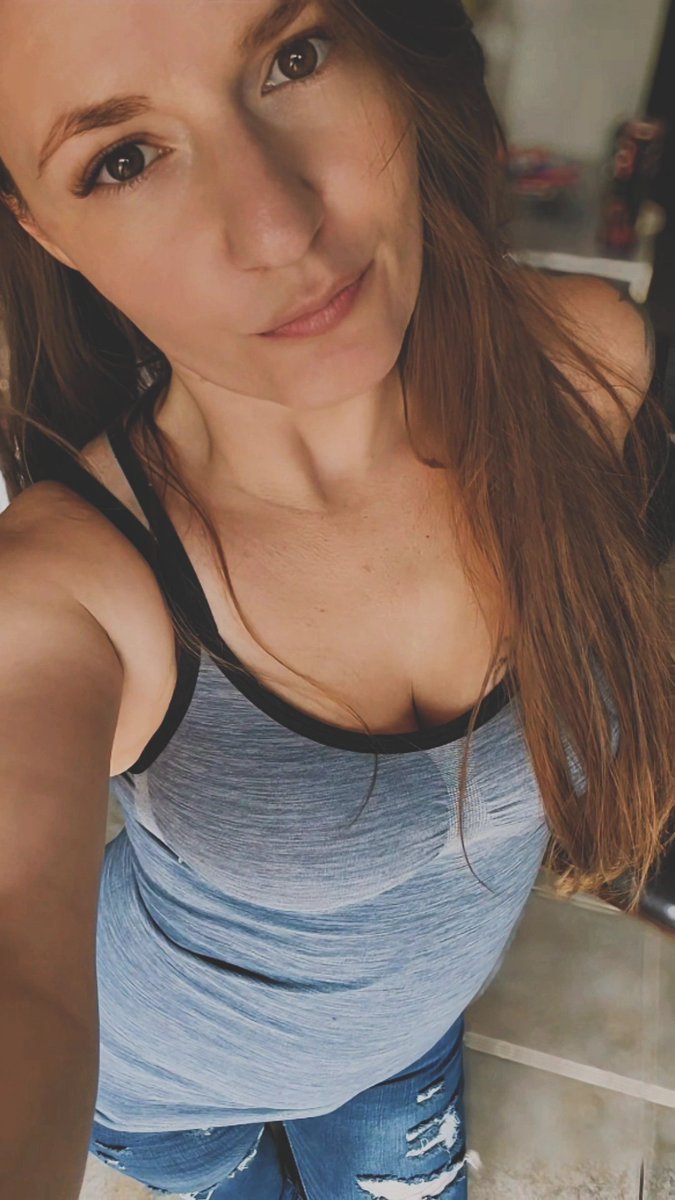 89TinyDragon89's tweet photo. Sunday funday 🤗🥰 https://t.co/GilmB0u1eL